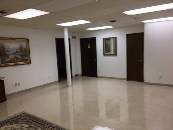 102 E Schoolhouse Rd, Yorkville, IL 60560